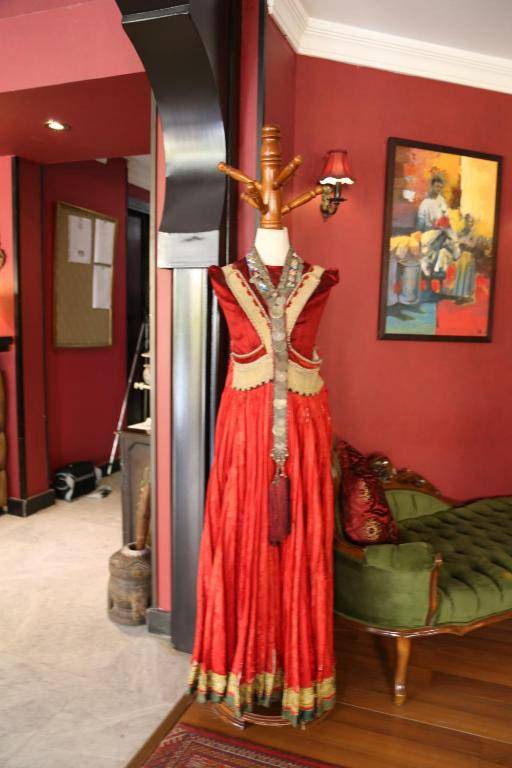 Gondola Hotel & Suites