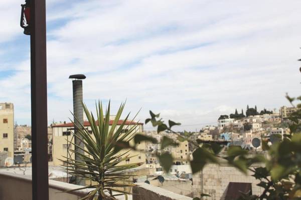 Royal Villa Mira LUXE Condos and Studios With Panoramic Terrace view In Rainbow Street - Downtown Central Amman