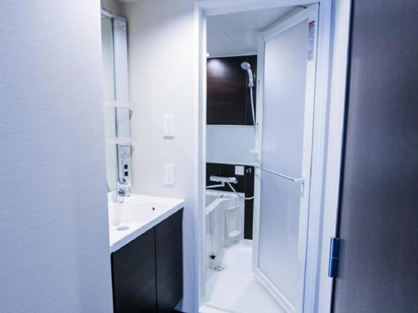 HOTEL LiVEMAX Yokohama Kannai Ekimae