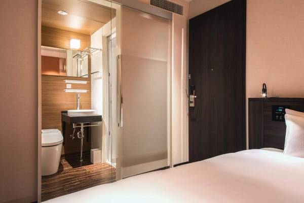 the b akasaka-mitsuke