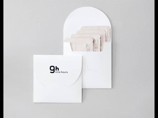 nine hours woman Shinjuku