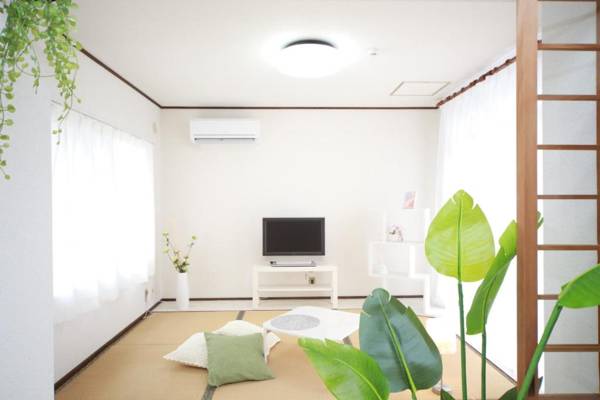 Higashiomi Large House