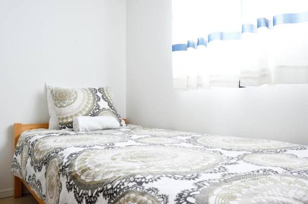 Namba 2 bedroom apartment 1 min to Nippombashi