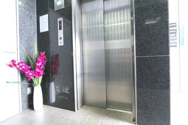 NM32 Liz Osaka Castle