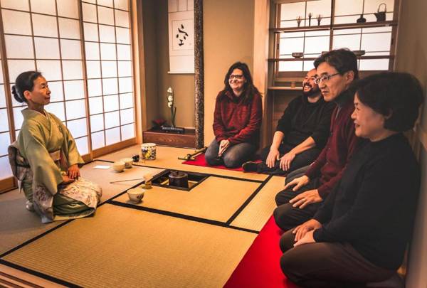 NARA Visitor Center and Inn