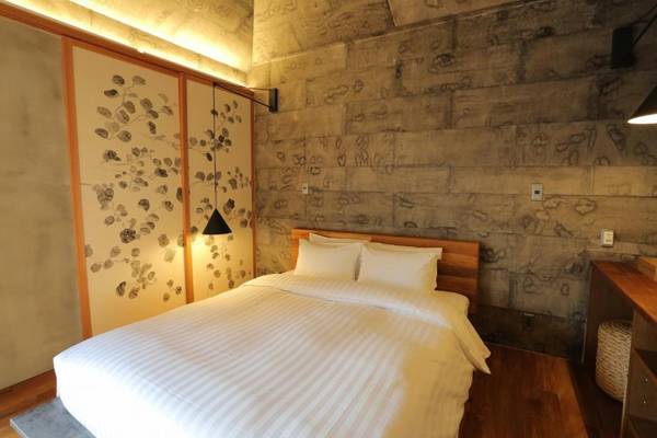 KAWASEMINOSU (MUKAKA VILLA)