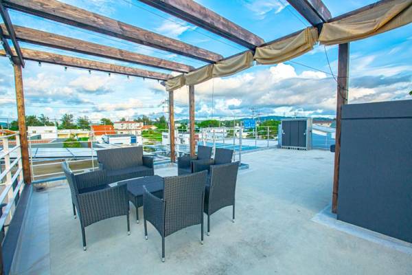 屋上付きデザイナーズ物件--ダブルベッド8台1人1台で広々使える--BBQ--4台駐車可能--CycloVilla--