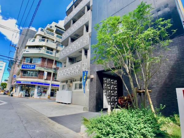 Little Island Okinawa Kumoji