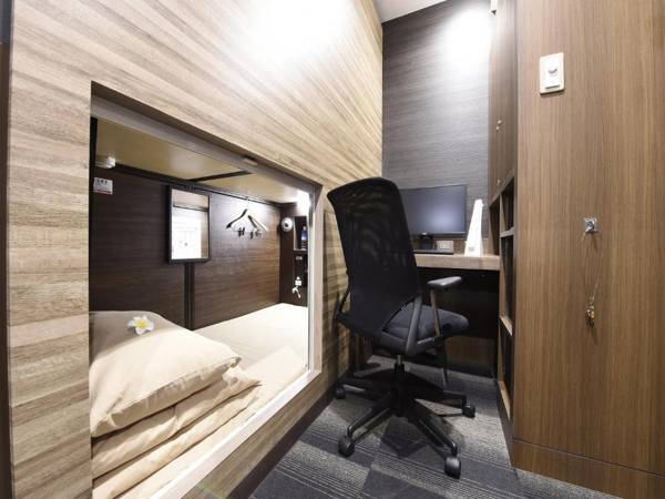 Workspace - Capsule Hotel Anshin Oyado Premium Nagoya Sakae