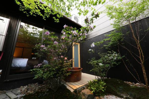 Tsumugi Toji Nishimonmae