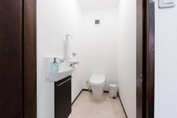 GUEST HOUSE DISCOVERY SHIP 