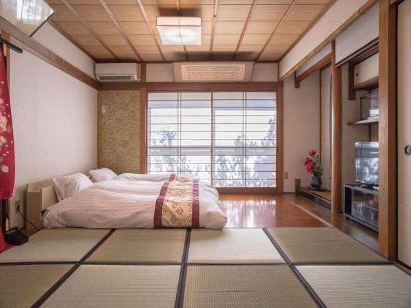 Garden view suite. Near Shijo subway station.