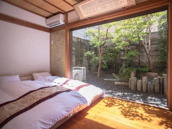 Garden view suite. Near Shijo subway station.