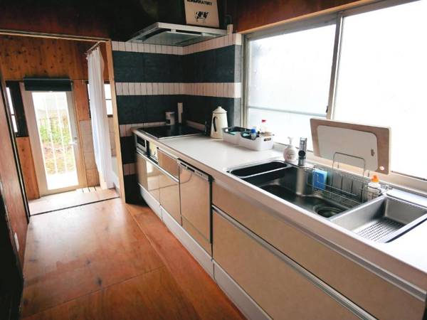 Sumitsugu House West