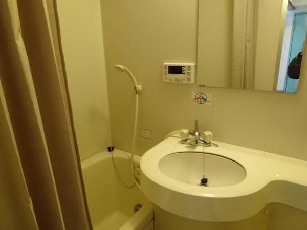 T and K Hostel Kobe Sannomiya East