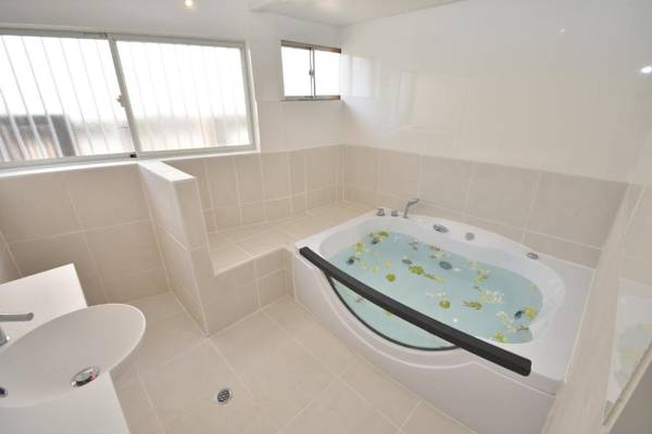 Kohaku AMBER Kamakura Zaimokuza