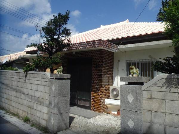 Ishigaki Island old houses inns Chura Akagawara
