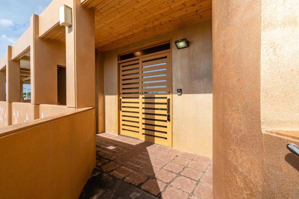 HOLIDAY INN GARAKUTA