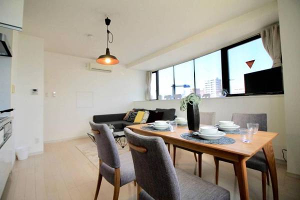 10 min Hiroshima Station & 2BR Up to 10p & 4 bikes
