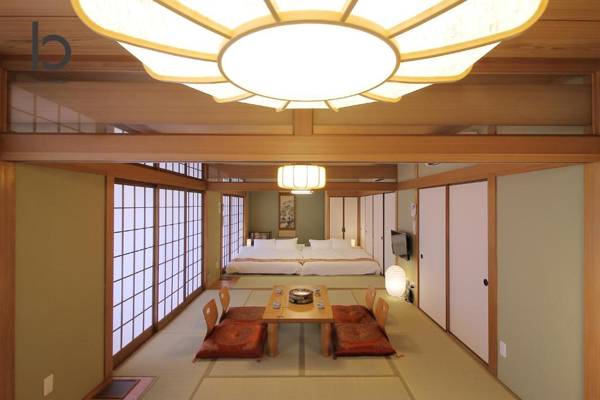 3 Bedroom Japanese apartment for 11 people 201