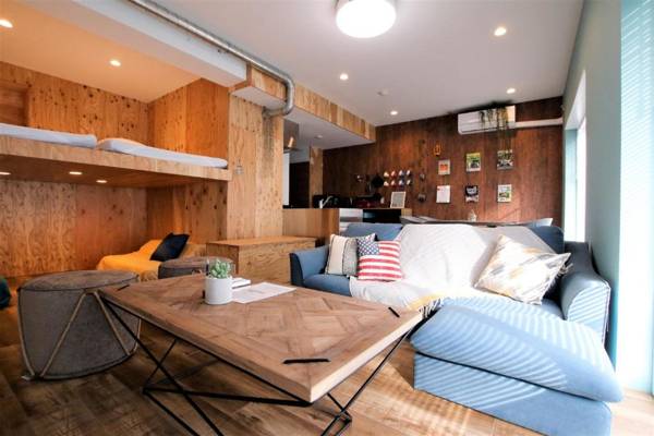 365BASE outdoor hostel