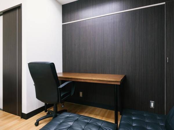 Workspace - Guest House Yasuragi Hakata Station Side