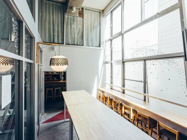 Common de - Hostel & Bar