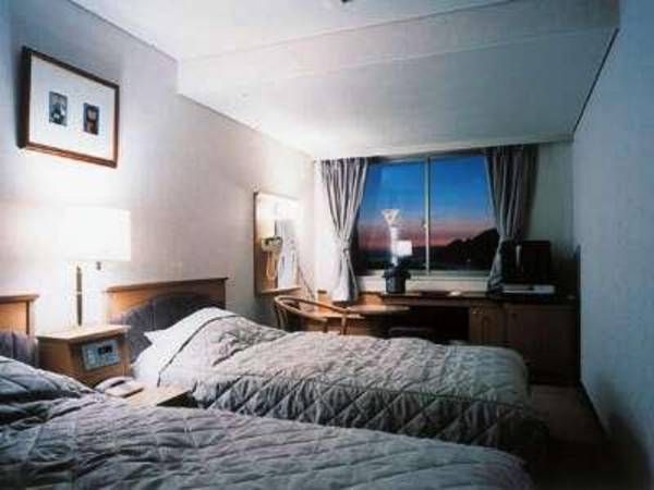 Harbor Plaza Hotel