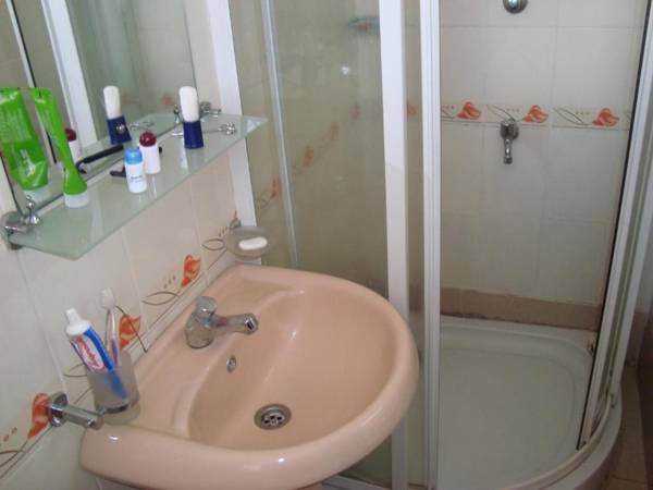 Diamond Plaza Apartments