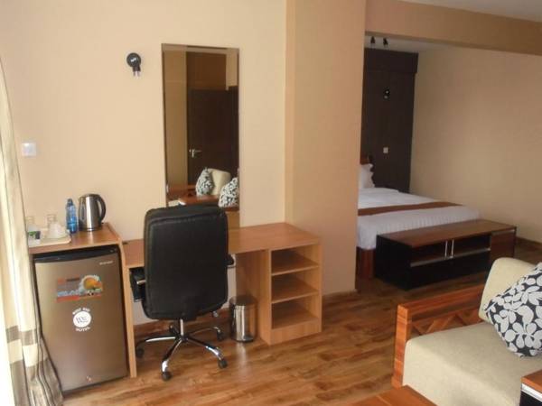 Workspace - We Hotel and Suites