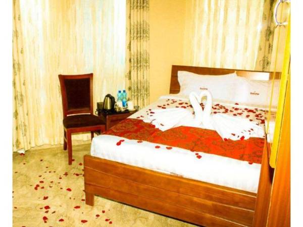 Velvet Hotel and Restaurant