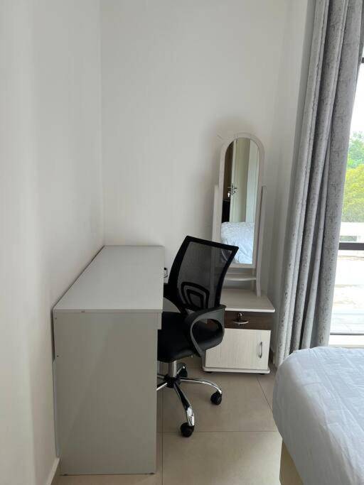 Workspace - Lovely  cozy 1 bedroom with pool