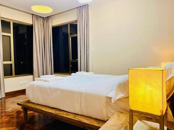 Lovely 3 bedroom apartment with scenic city view