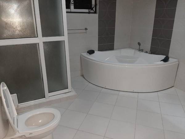 Elna's Haven - Nyali Sea View Apartment