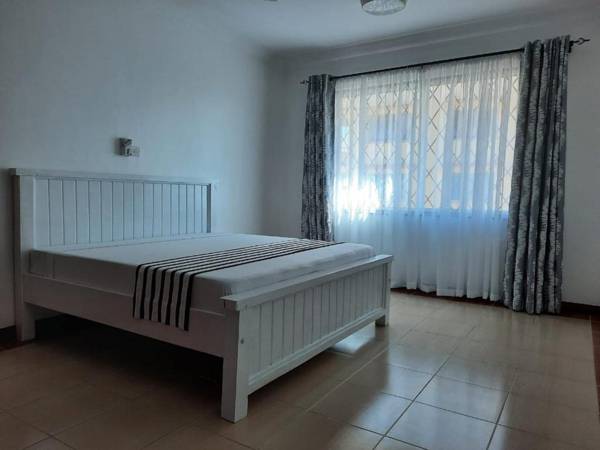 Stay.Plus Queen's Royal Apartments Nyali