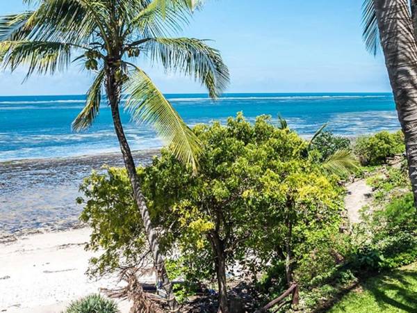 Room in BB - PrideInn Flamingo Beach Resort Spa 2