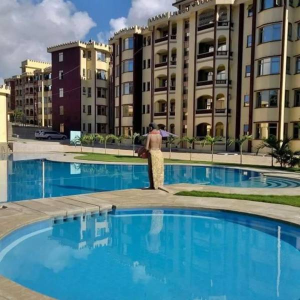 Luxurious 3 bedroom Furnished Apartment R1