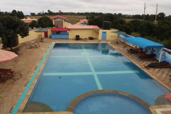 Peak Leaders Hotel Mweiga