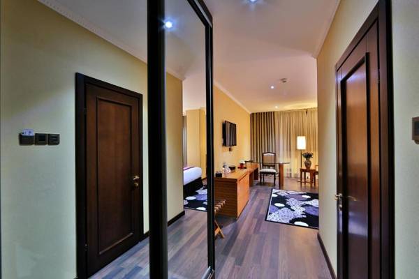 Damas International Hotel