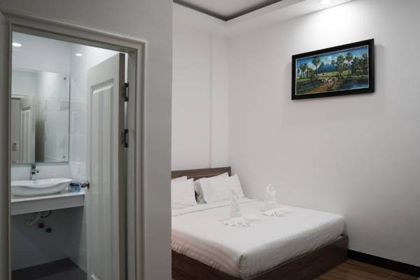 Apple Hotel Three - near PNH airport