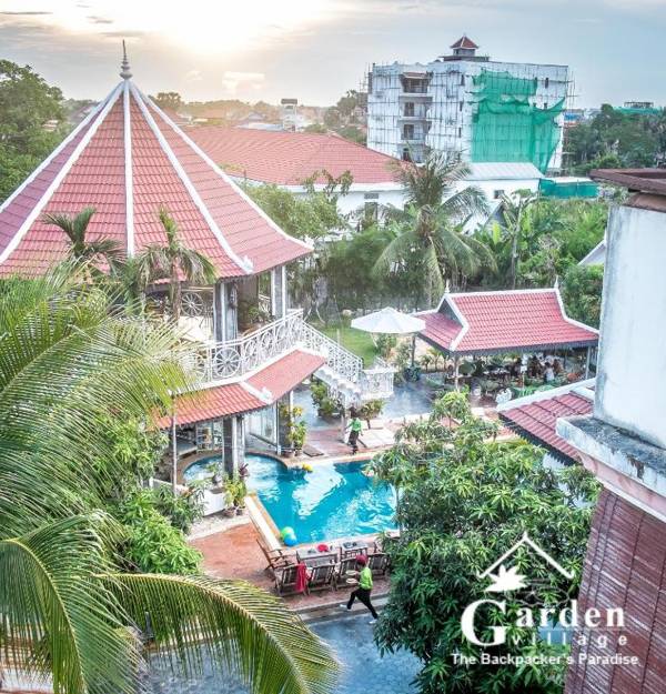 Garden Village Guesthouse & Pool Bar