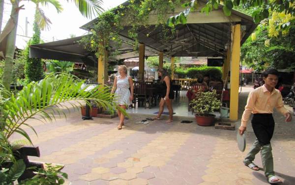 Blossoming Romduol Boutique