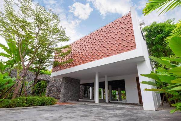 eOcambo Resort and Spa