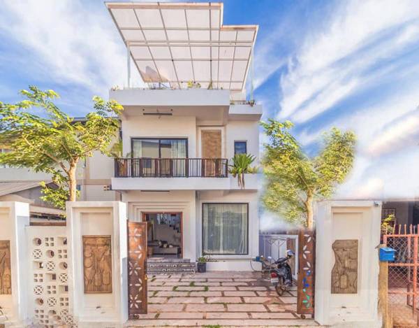 Central Modern Private Villa by La San