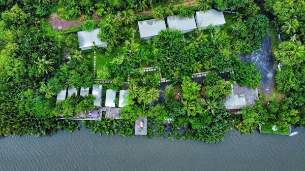 Kampot Riverfront Boutique