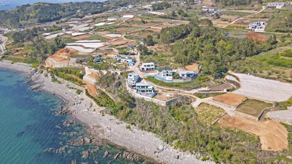 Namhae Bokkongii Seesru Ocean View Poolvilla