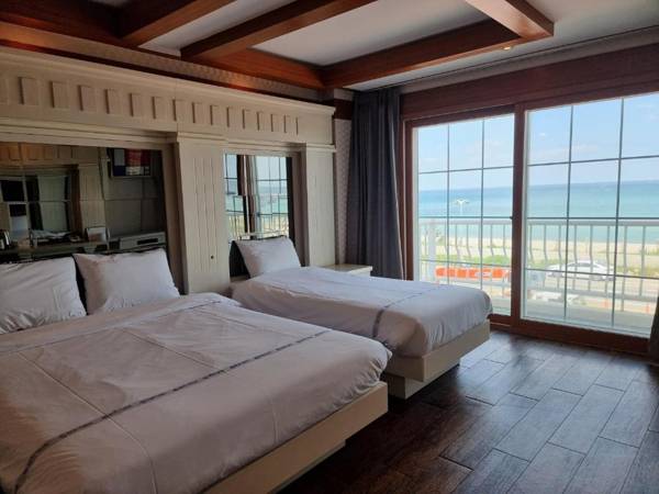 Mountain & Ocean Hotel