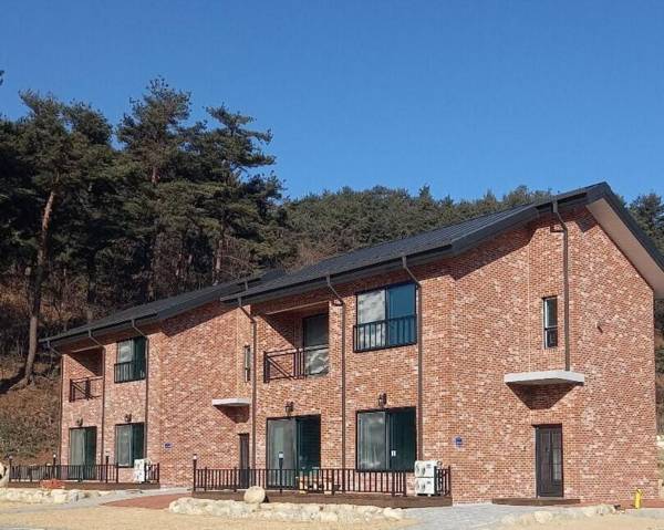 Yangyang Stay in Bricks