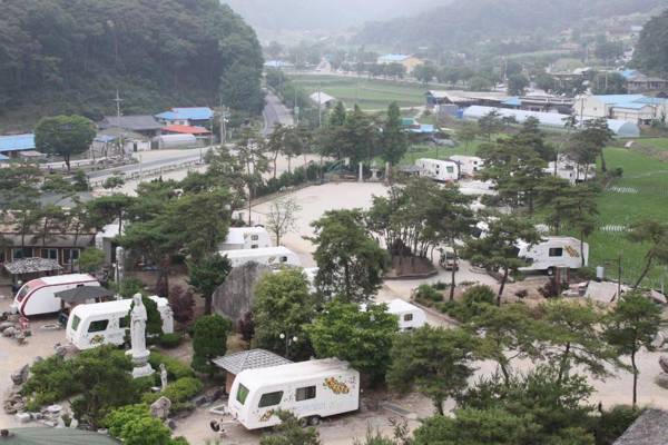 Gongju Jangseung Maeul Pension