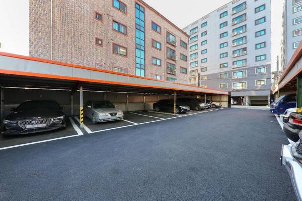 Daejeon Sintanjin Royal